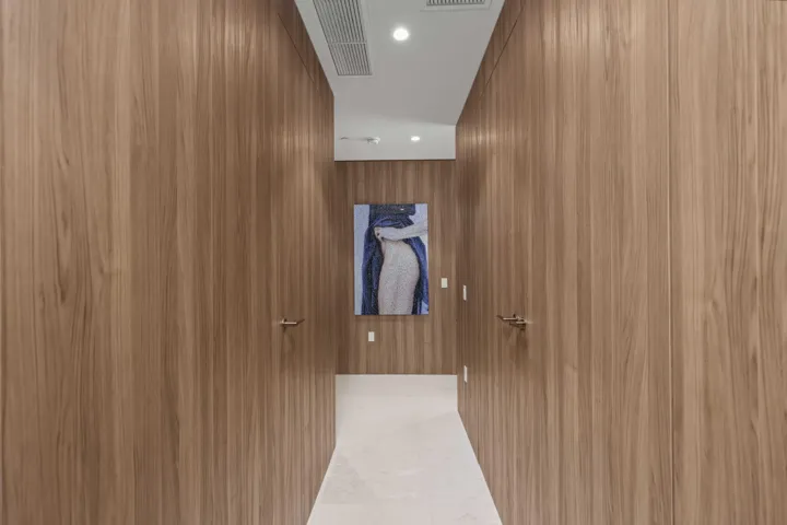 17 - Hallway