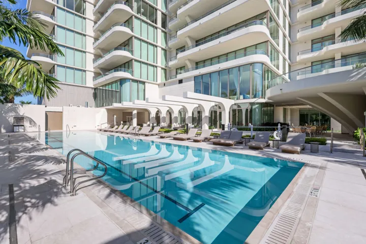 35 - Pool