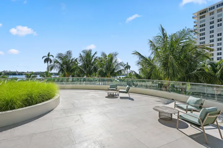 39 - Outdoor Space