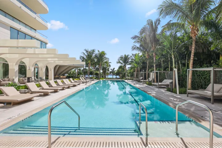 32 - Pool