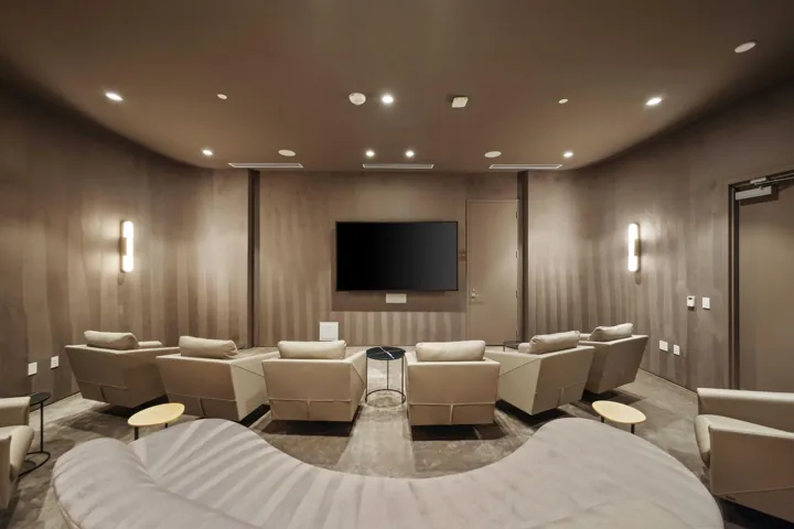 41 - Movie Room
