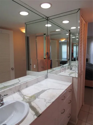 Master vanity