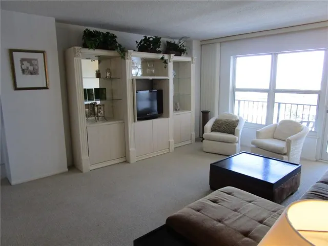 Entertainment center