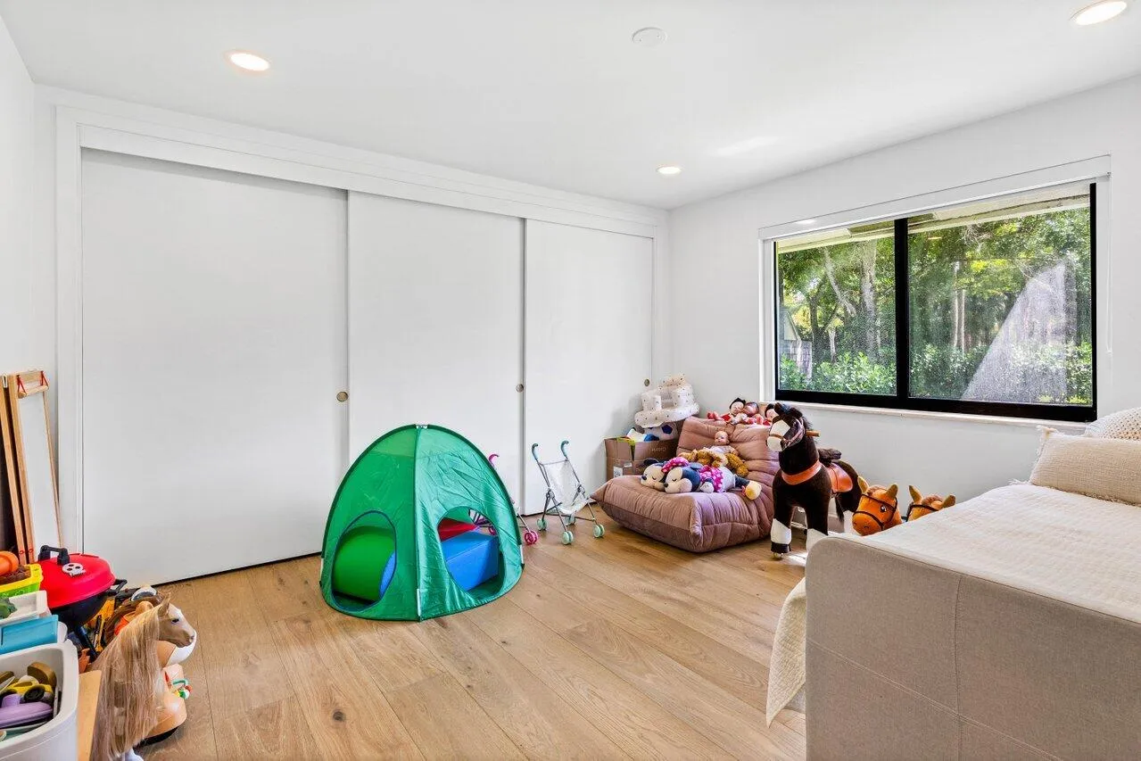 Additional bedroom