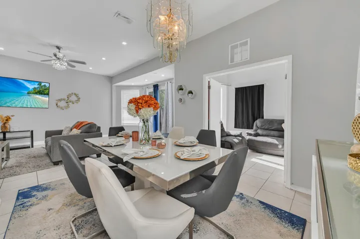 12 Dining room 01