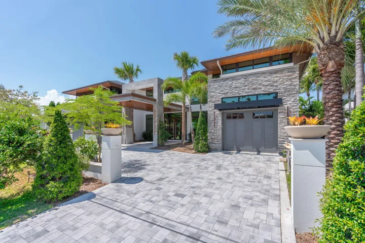 4-web-or-mls-2939 NE 26th Place Fort Lau