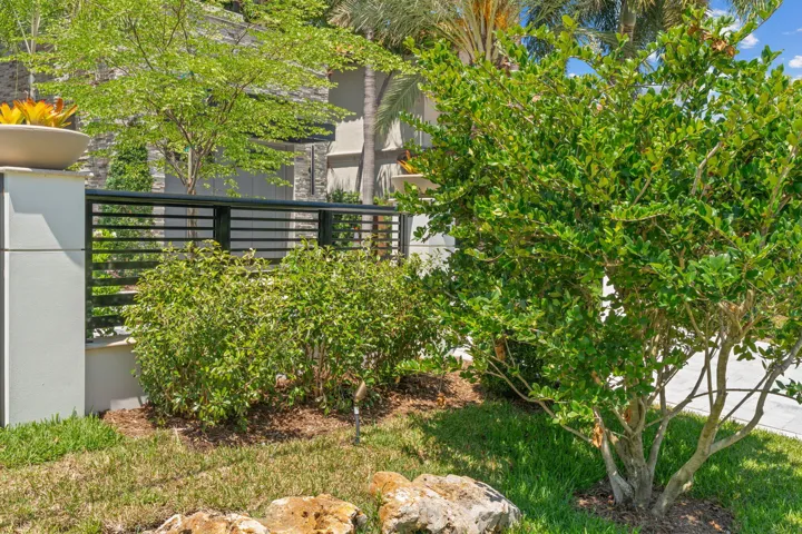 21-web-or-mls-2839 NE 26th Pl Fort Laude