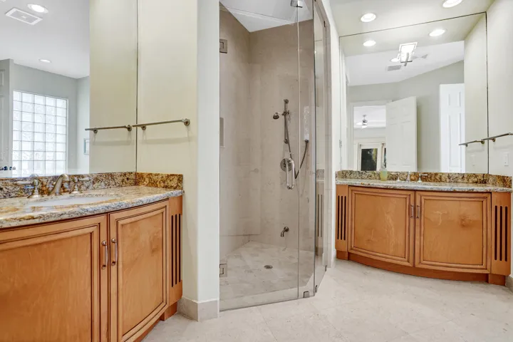 Primary Ensuite Ground Floor