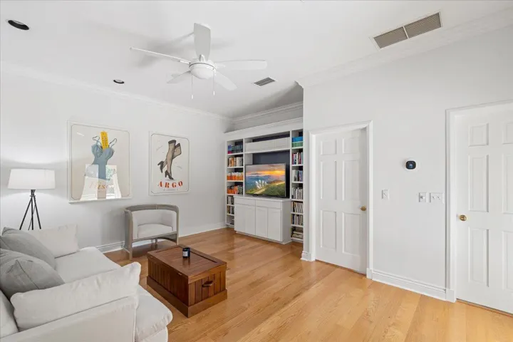 den/guest bedroom