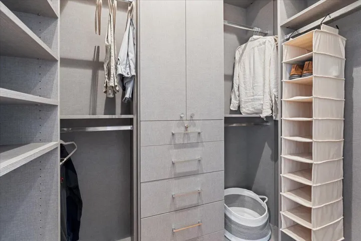 primary closet 1