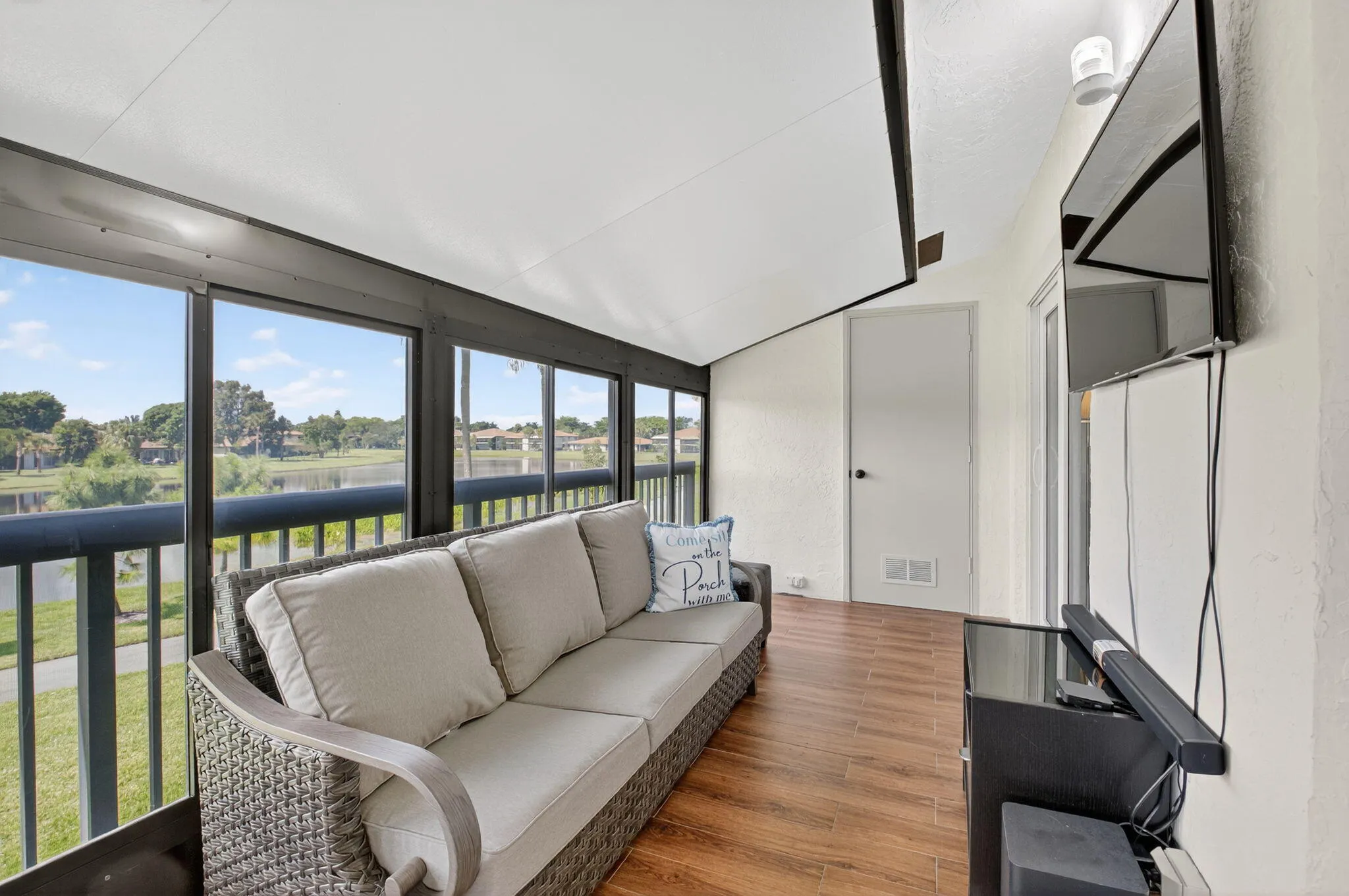 REAR BALCONY