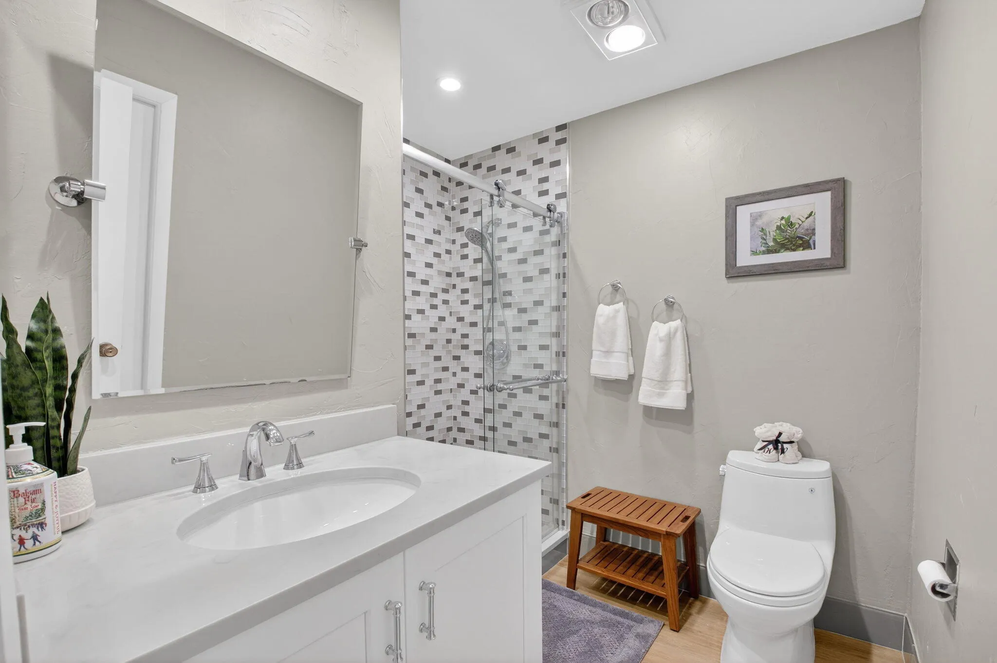 GUEST BATHROOM