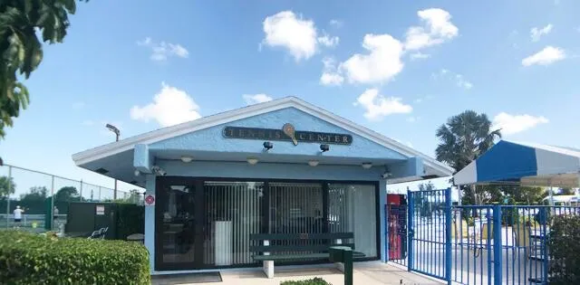 TENNIS PRO SHOP