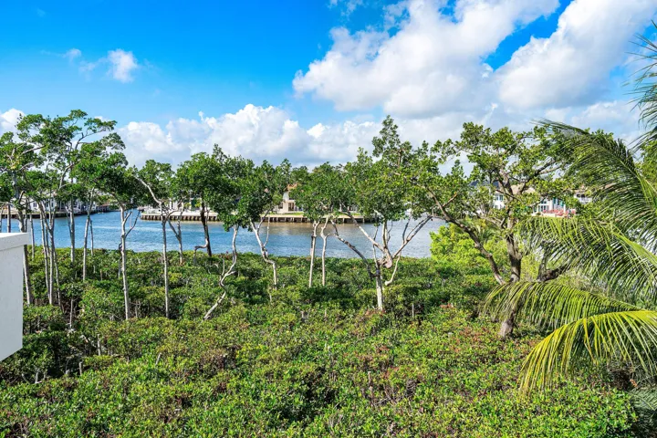 048-3200SouthOceanBoulevard-201-Highland