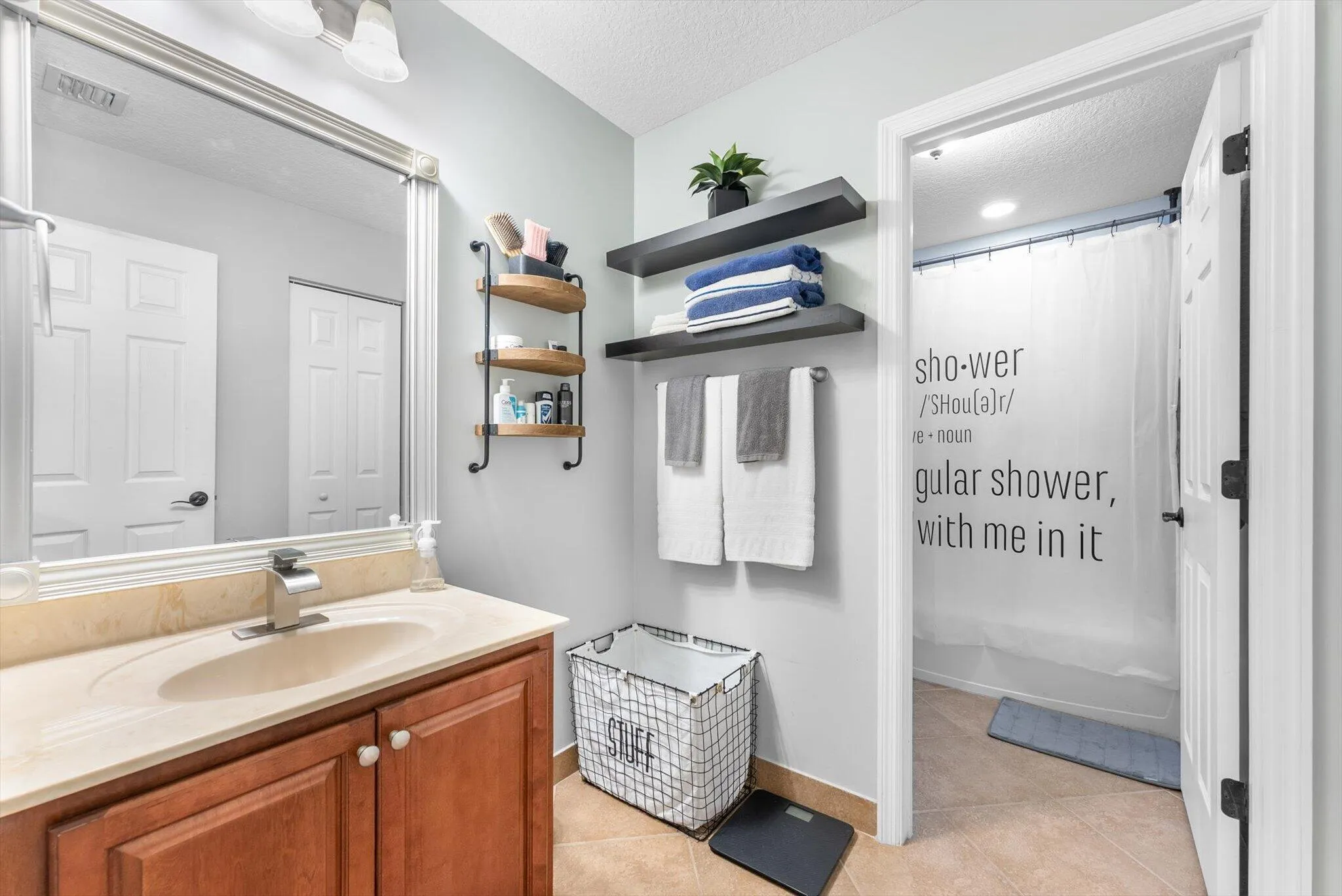 2nd Bathroom