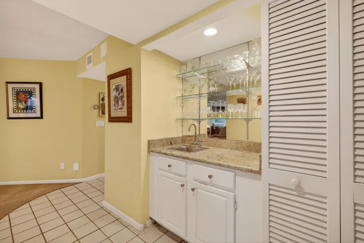 WET BAR
