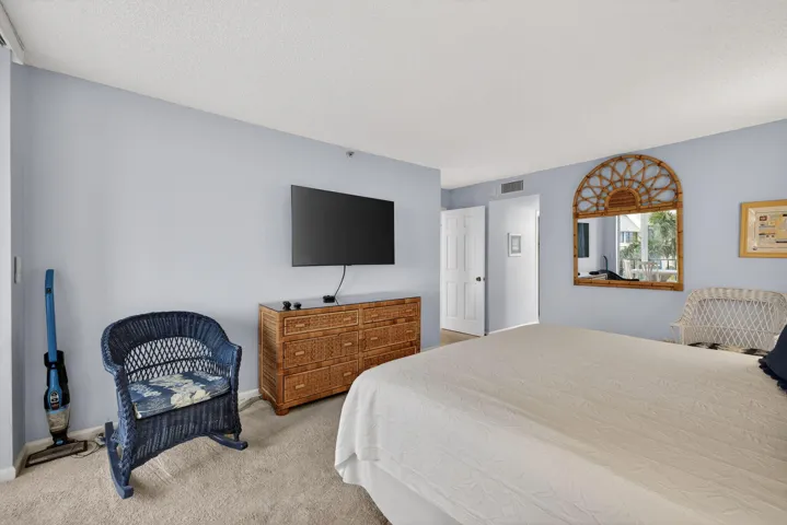MASTER BEDROOM....