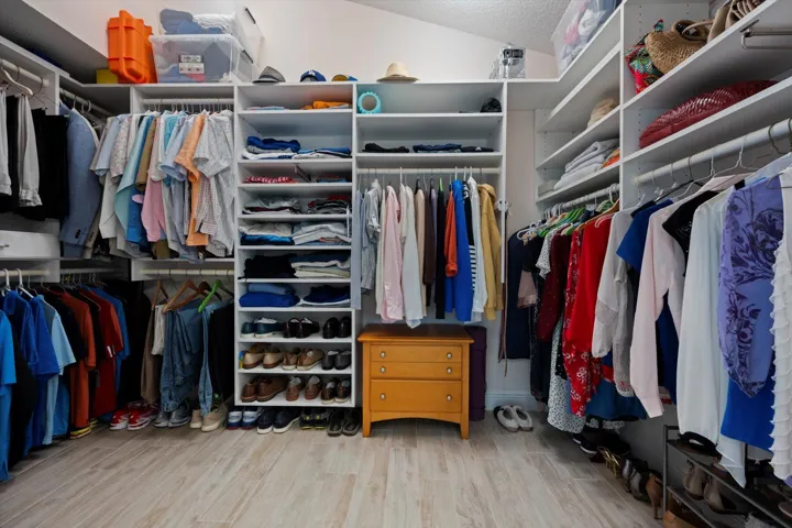 Primary Bedroom lg walk-in closet