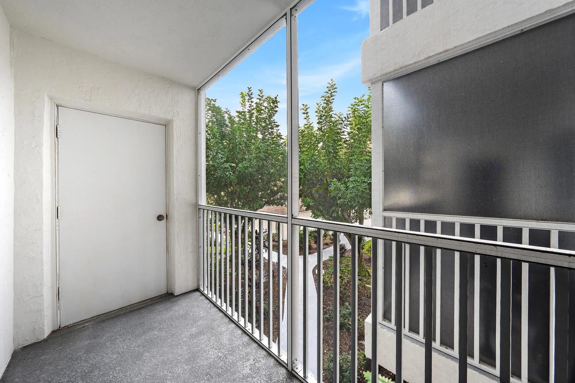 1516 S Lakeside Dr 207-12
