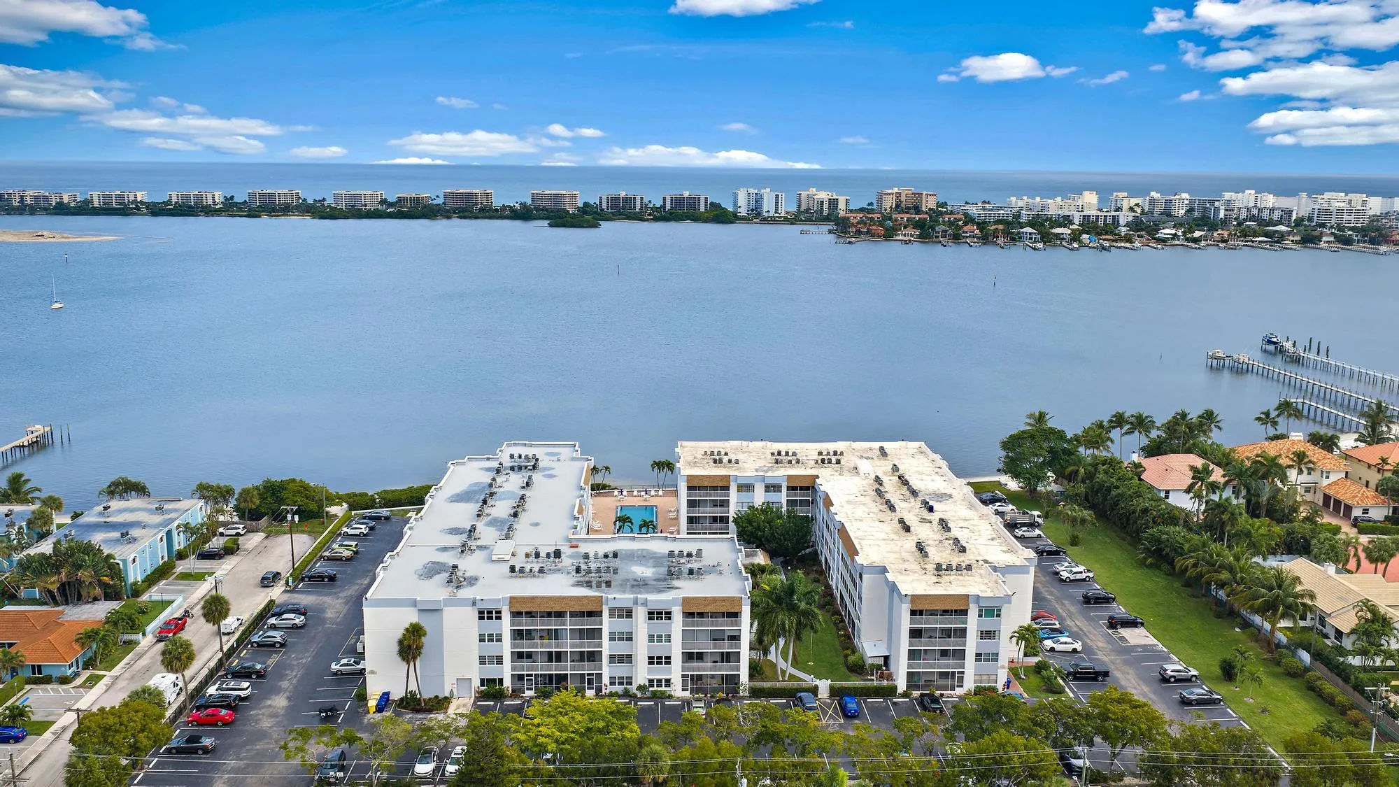 1516 S Lakeside Dr 207-16