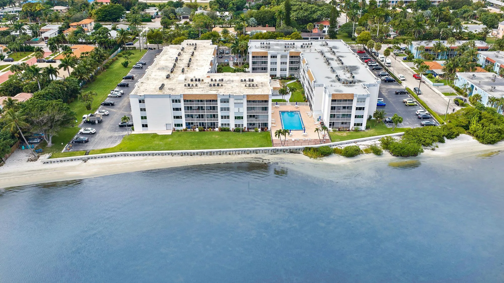 1516 S Lakeside Dr 207-23