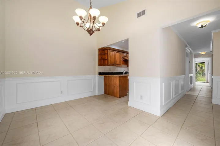 Wainscoating, accessible to kitchen