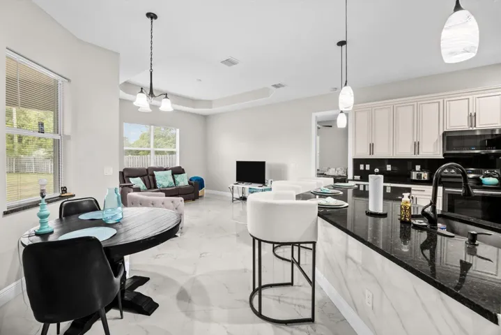 dining/kitchen