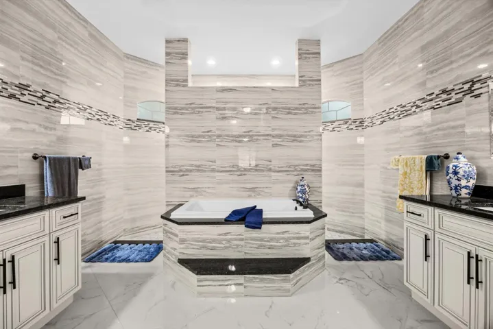 Master bathroom.1