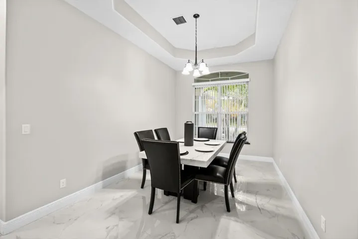 dining.1