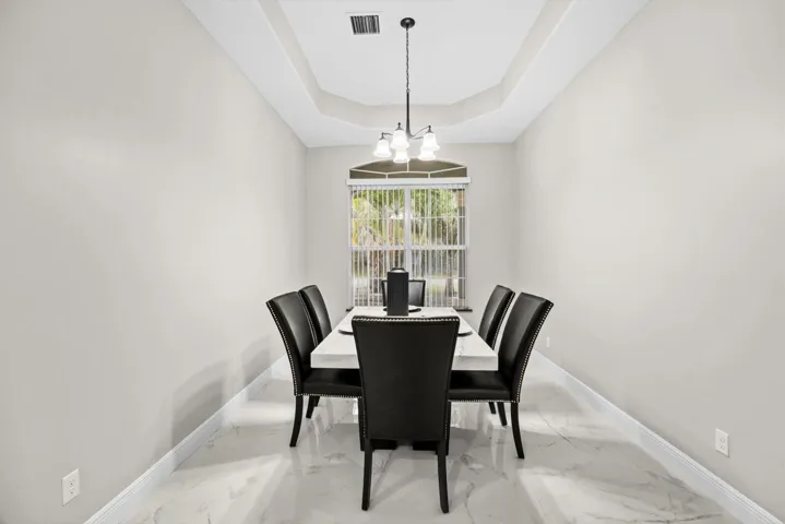 dining.1