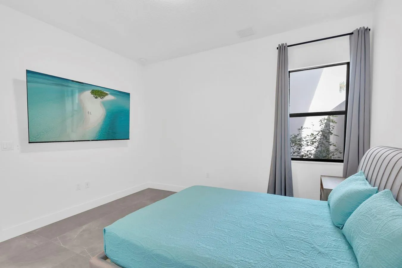 Suite 1st Floor (5th Suite) with porcelain Floors