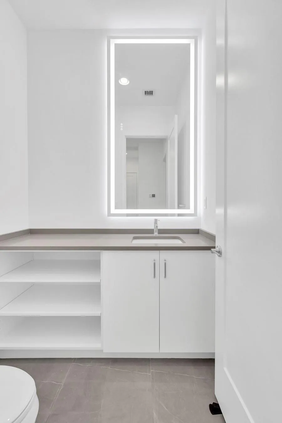 Powder Room 1st Floor
