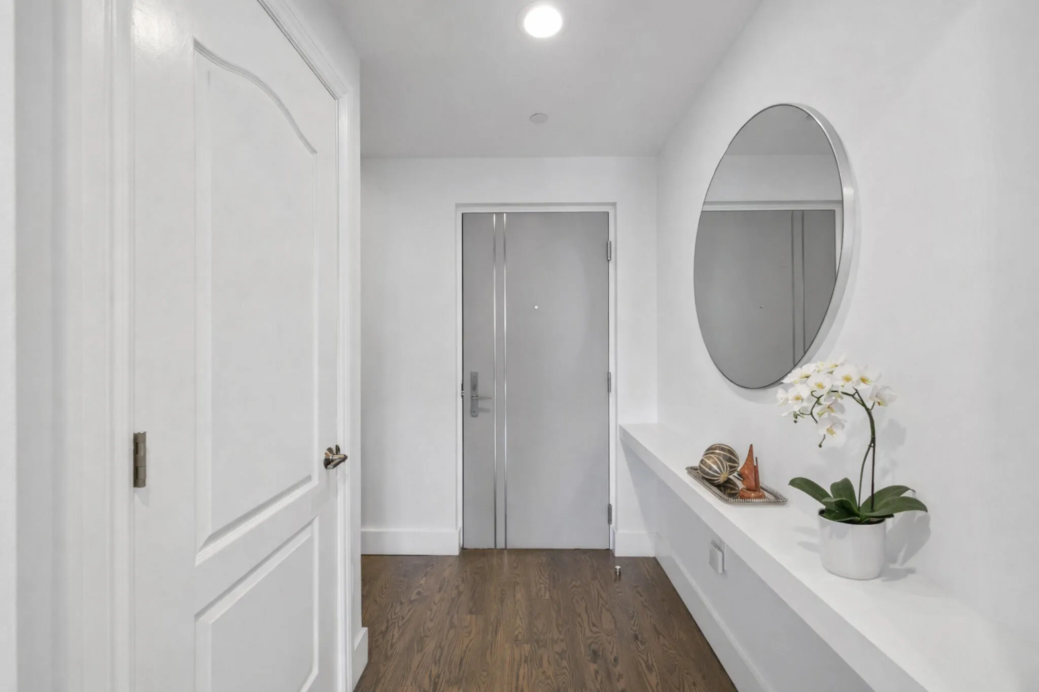 Foyer/ Hall Closet