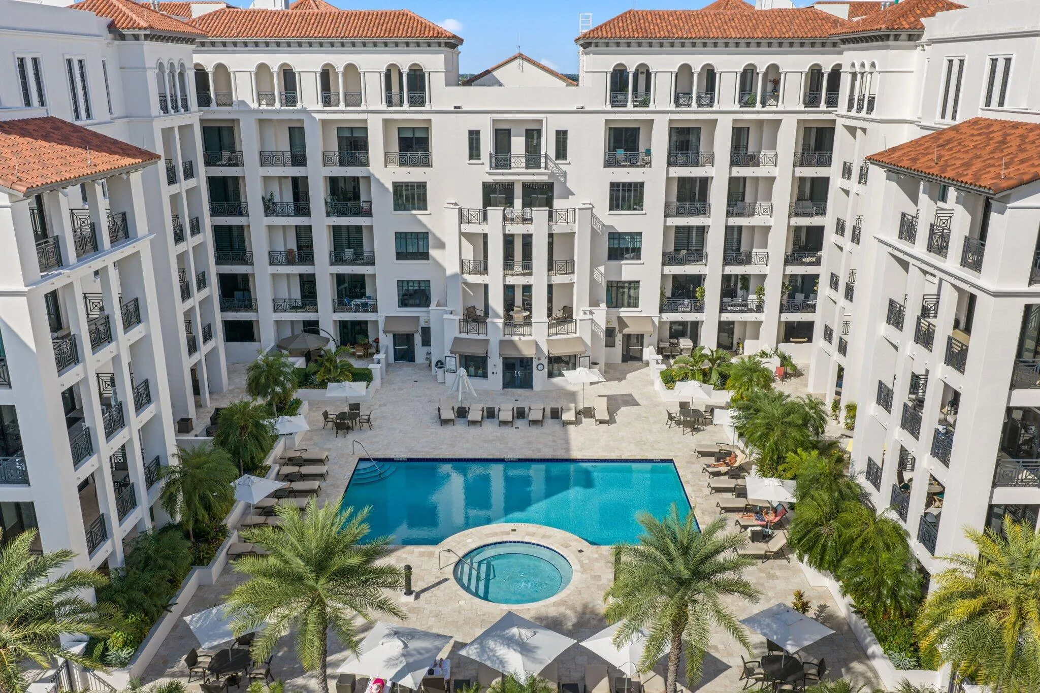 Level 4 Pool & Spa Deck
