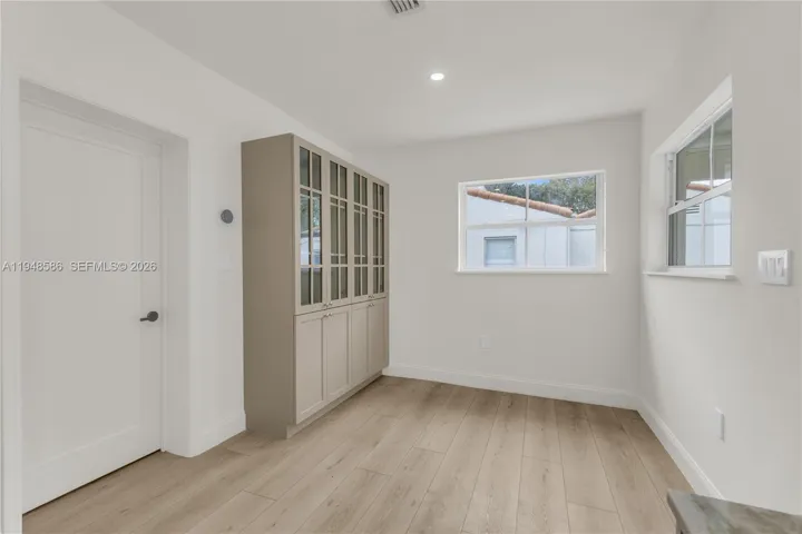 Eat-In Kitchen