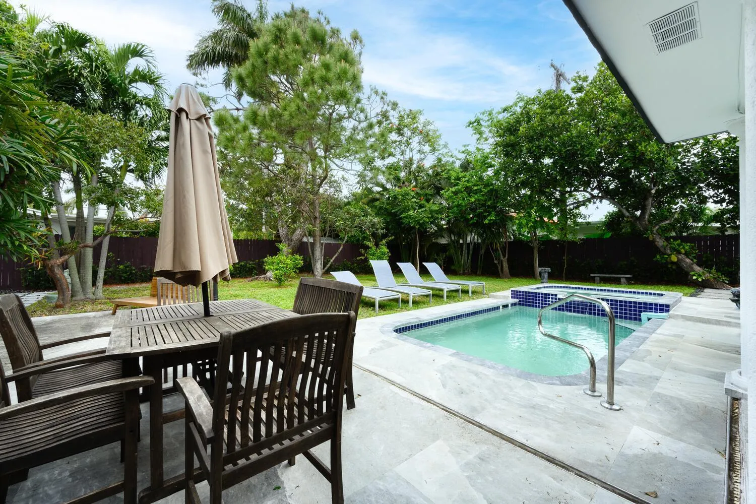 1629 S Lakeside Dr Lake Worth-large-023-