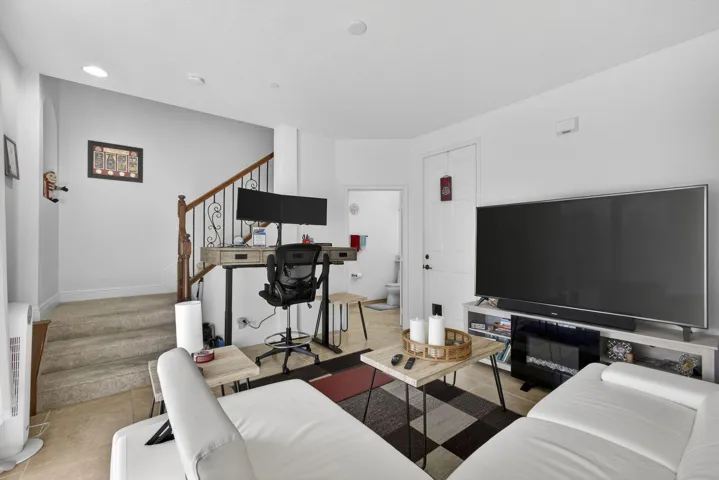 Den/ Office