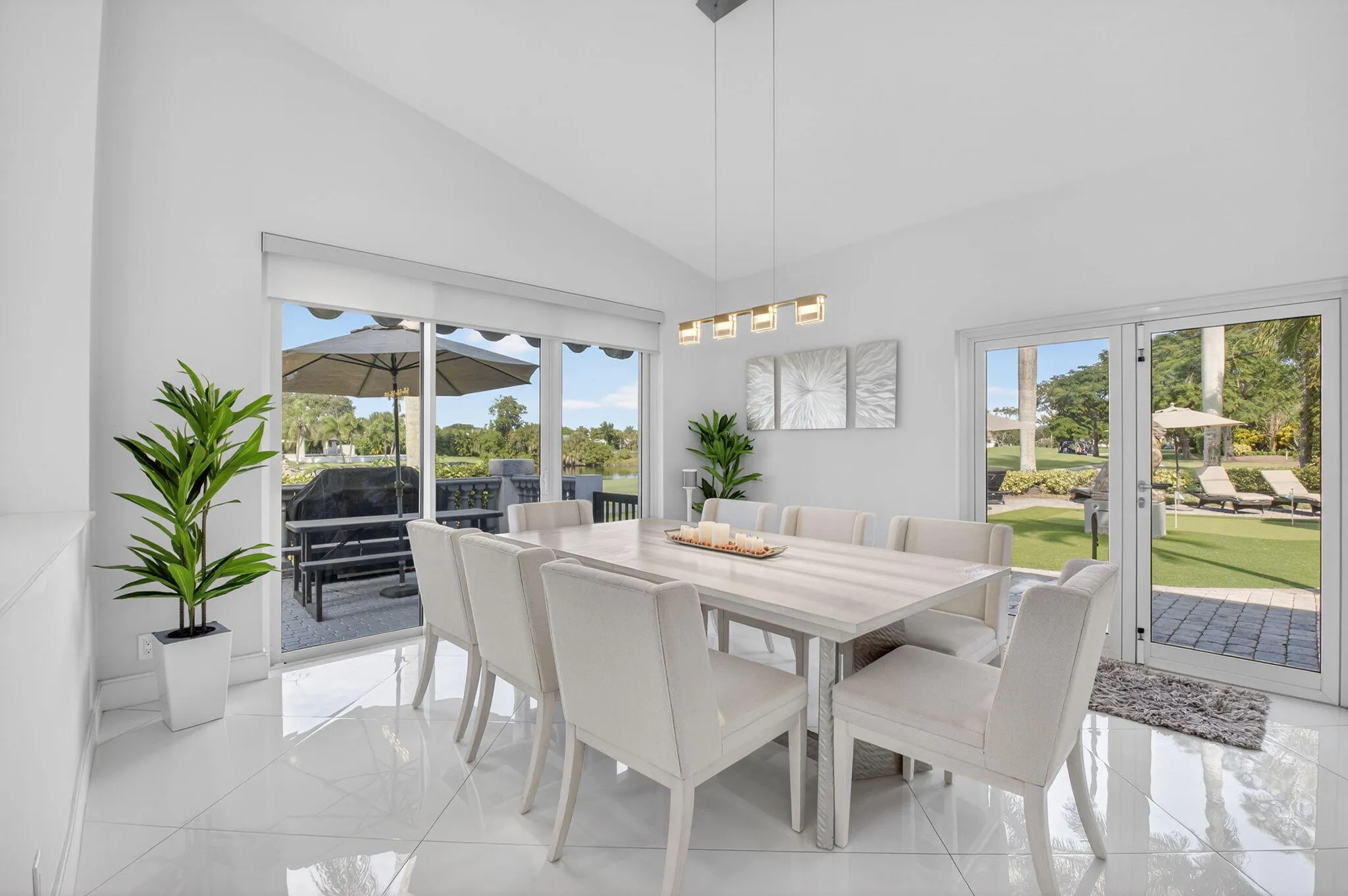 Great Room - Breakfast Area