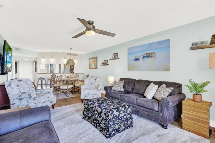 016_-_Living_Area_4