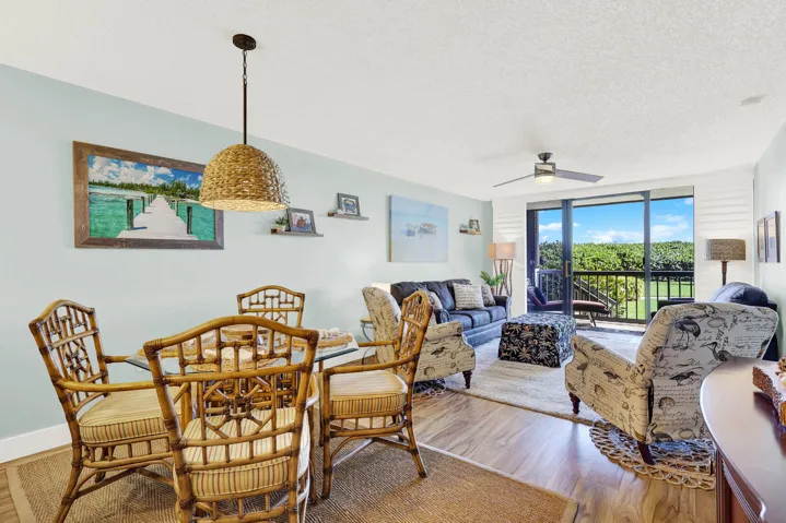 013_-_Living_Area_1