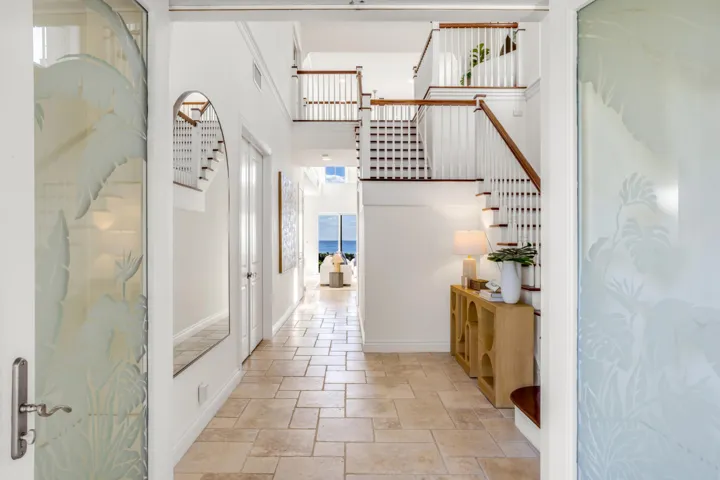 mls_FOYER_ENTRANCE_EB
