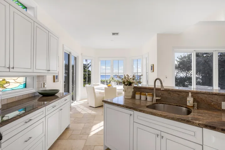 mls_KITCHEN_STRAIGHT_EB
