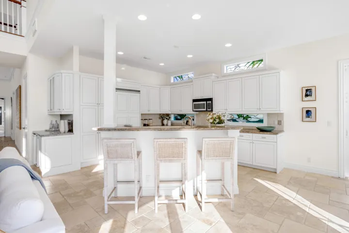 mls_KITCHEN_LOOKING_IN_EB