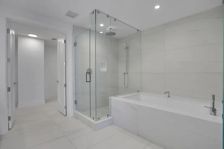 Owner's Bath