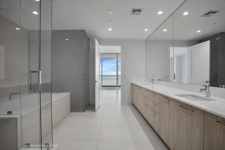 Owner's Bath