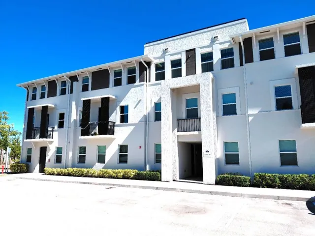 Exterior 4