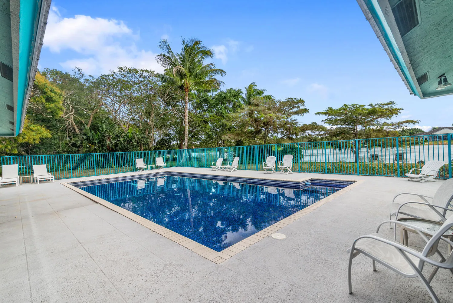 8862 Estate Dr-large-035-033-DSC7895-149