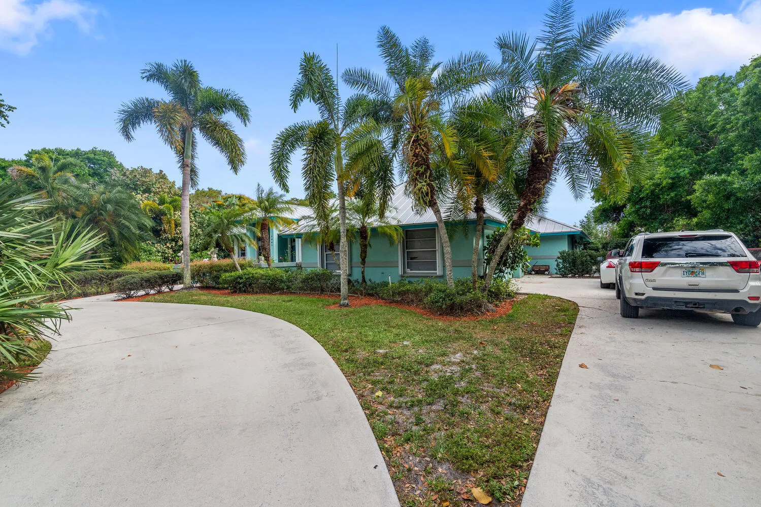 8862 Estate Dr-large-039-039-DSC7925-150