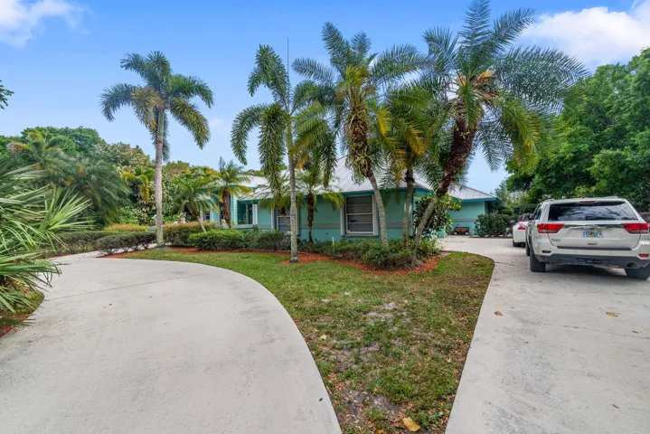 8862 Estate Dr-large-039-039-DSC7925-150
