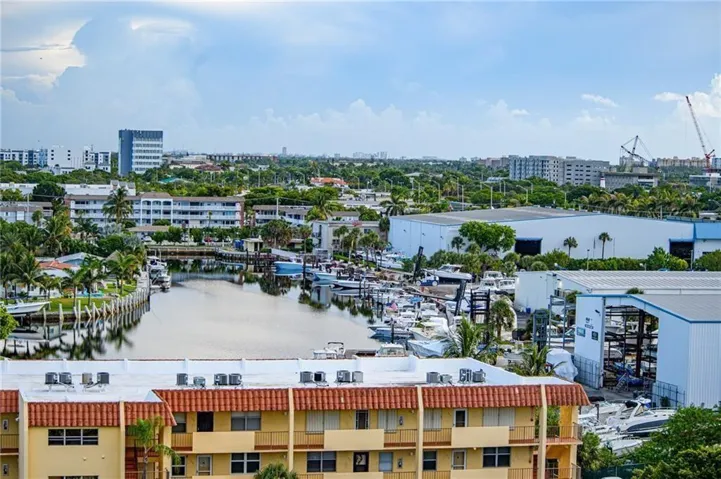 BEAUTIFUL WATER VIEWS FROM BALCONY!